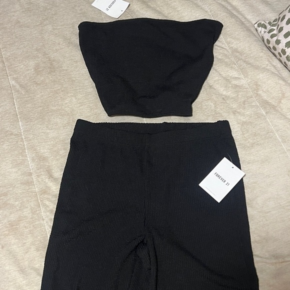 F21 | 2 piece set - strapless black top with high waisted flare pants NWT - Picture 1 of 7